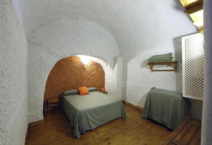Casas Cueva Y Cortijo La Tala En Guadix