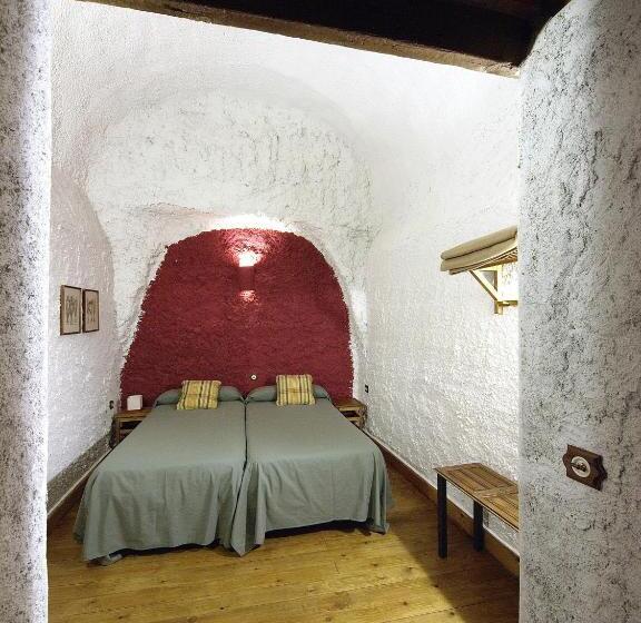 Casas Cueva Y Cortijo La Tala En Guadix