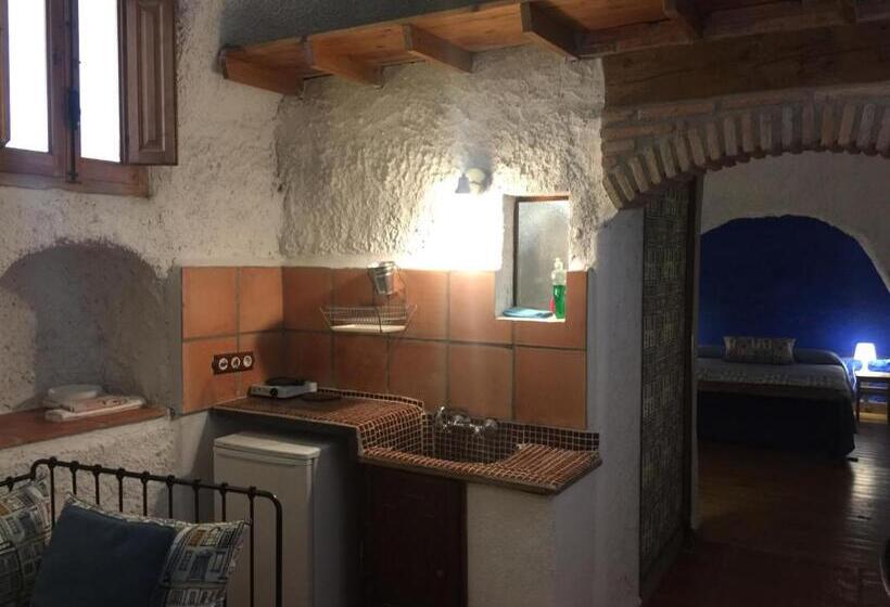 Casas Cueva Y Cortijo La Tala En Guadix