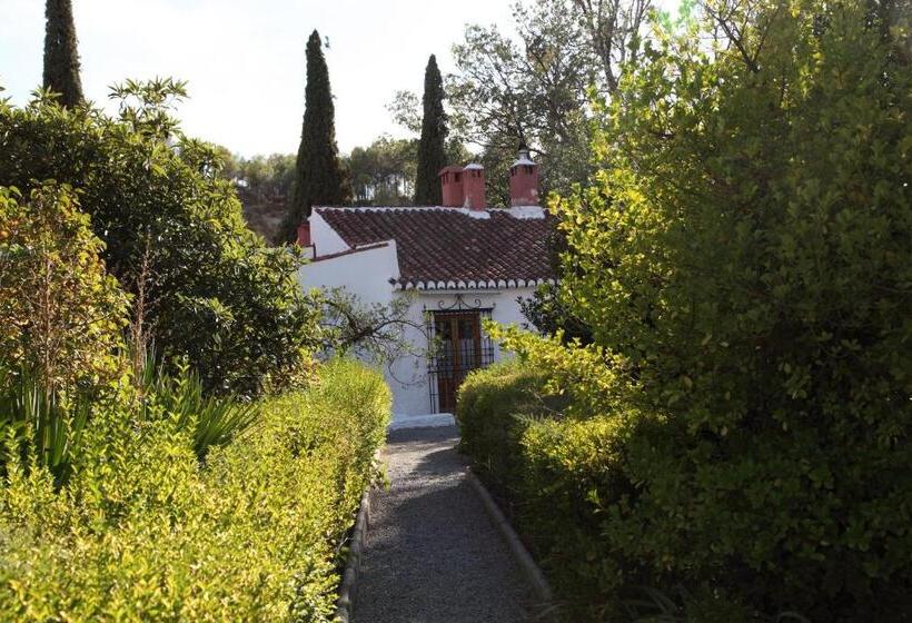Casas Cueva Y Cortijo La Tala En Guadix