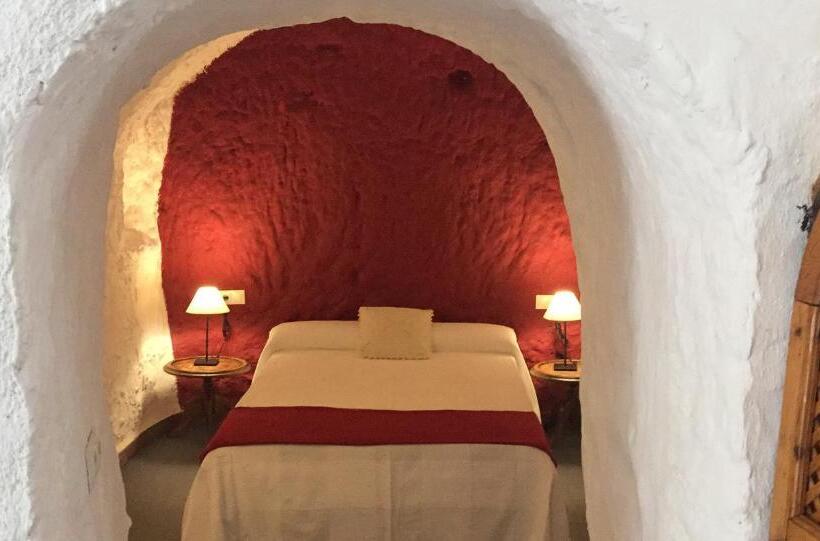 Casas Cueva Y Cortijo La Tala En Guadix