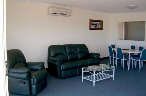 בית מלון כפרי Breakwater Apartments