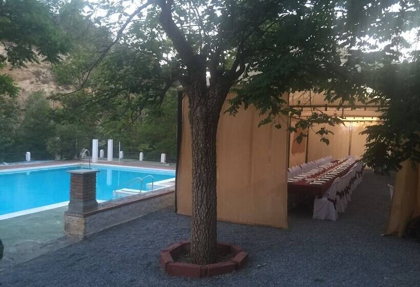 هتل Casas Cueva Y Cortijo La Tala En Guadix