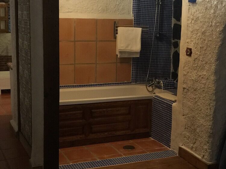 هتل Casas Cueva Y Cortijo La Tala En Guadix
