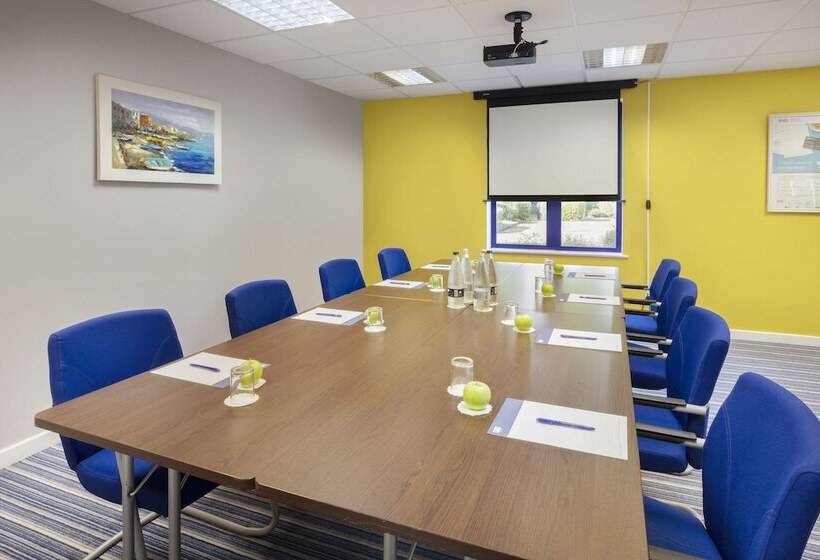 ホテル Holiday Inn Express Poole, An Ihg
