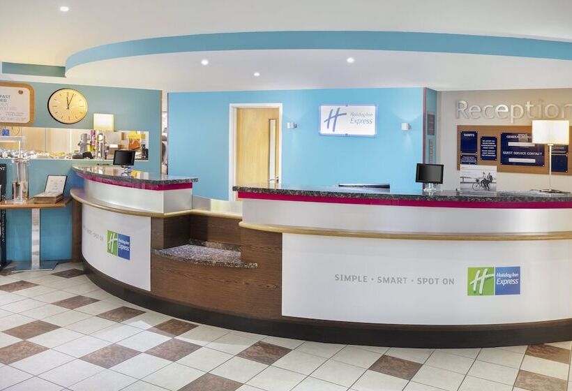 ホテル Holiday Inn Express Poole, An Ihg