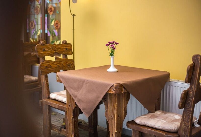 فندق Optima Collection Medievale Lviv