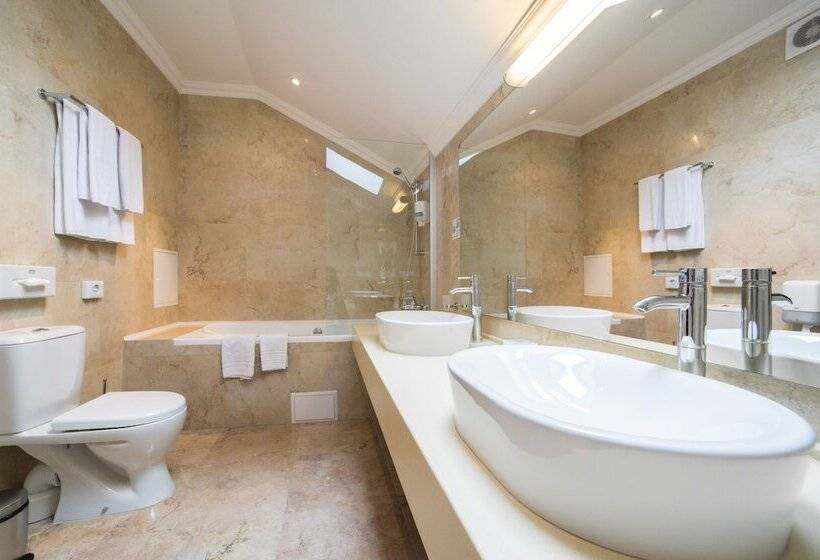 فندق Optima Collection Medievale Lviv