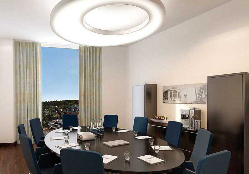 هتل Renaissance Zurich Tower