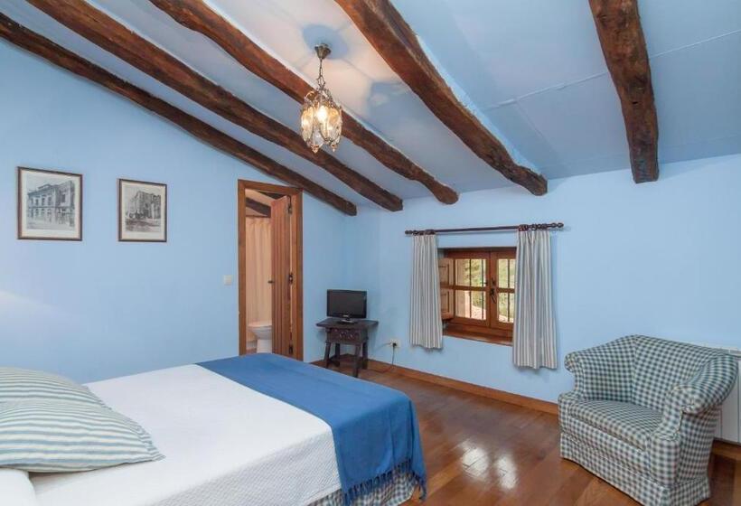 هتل روستایی Casona De La Salceda