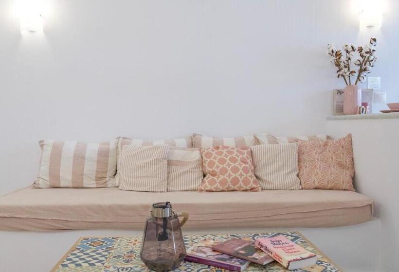 Margarita Studios Ambelas