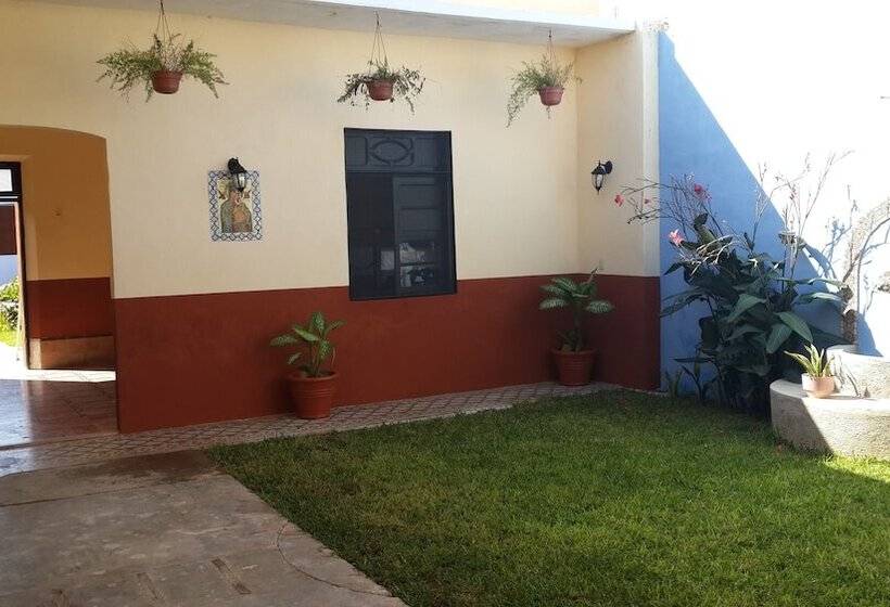 هتل Hostal La Ermita   Hostel