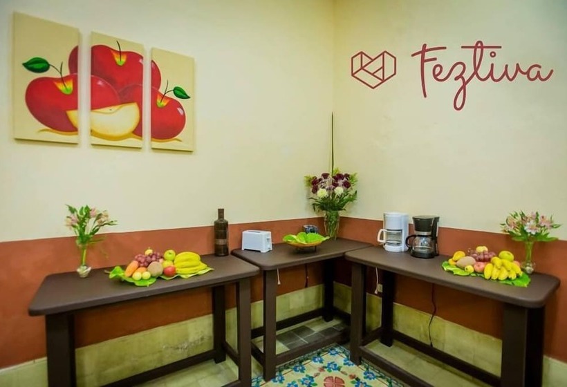 هتل Hostal La Ermita   Hostel