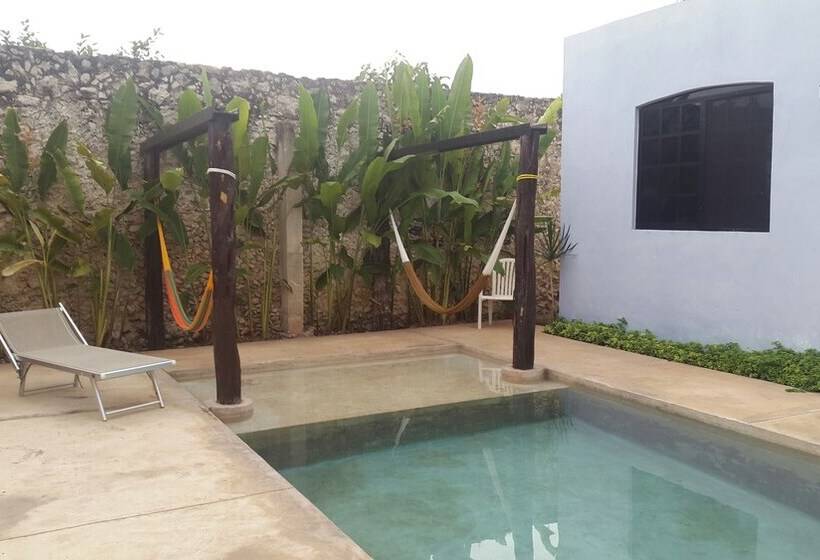 هتل Hostal La Ermita   Hostel