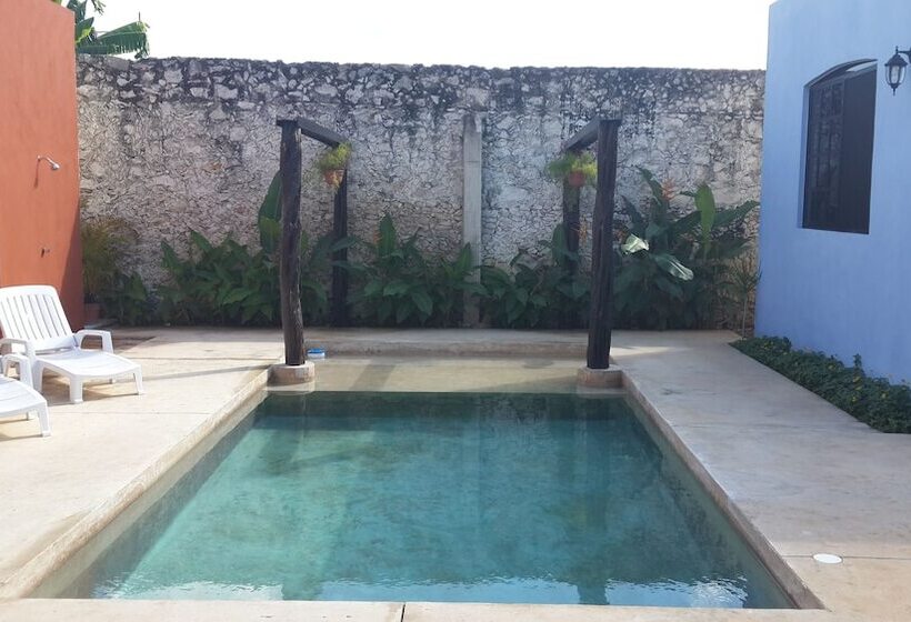 هتل Hostal La Ermita   Hostel