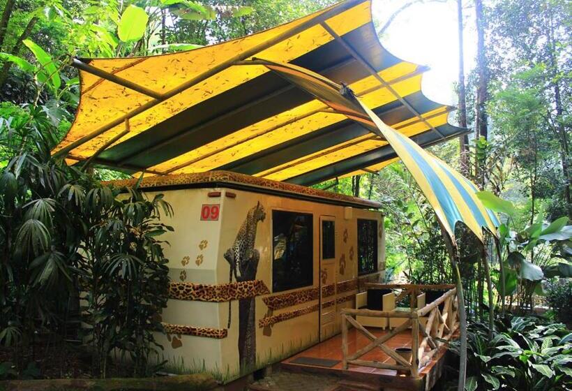 בית מלון כפרי Safari Resort