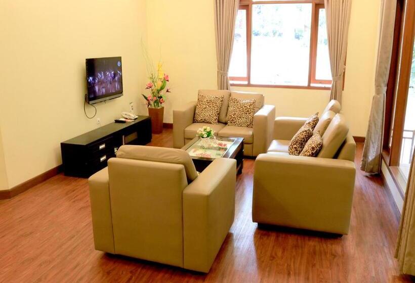 בית מלון כפרי Safari Resort