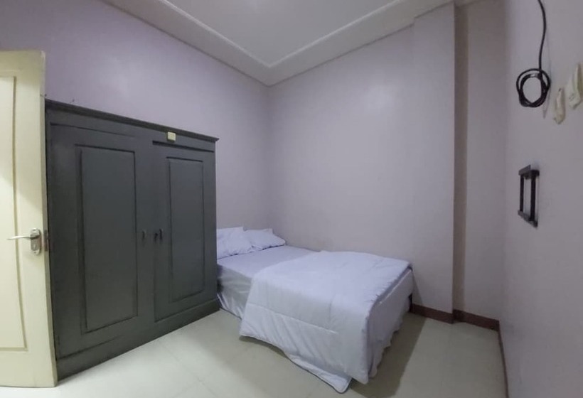 هاستل Zleepy Pondok Gramada