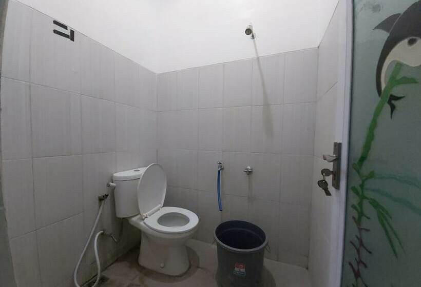 هاستل Zleepy Pondok Gramada