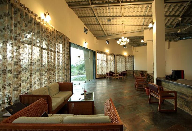 ホテル Chimur Tiger Resort At Tadoba