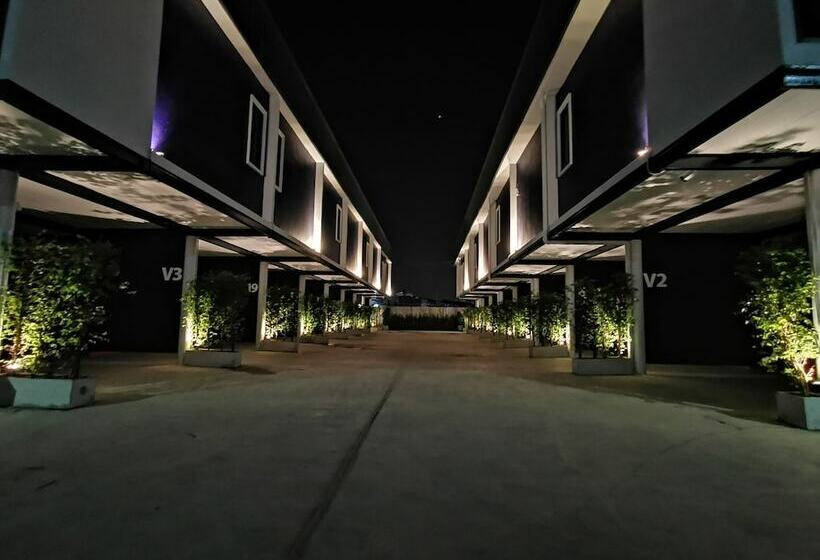 هتل Skyline Resort