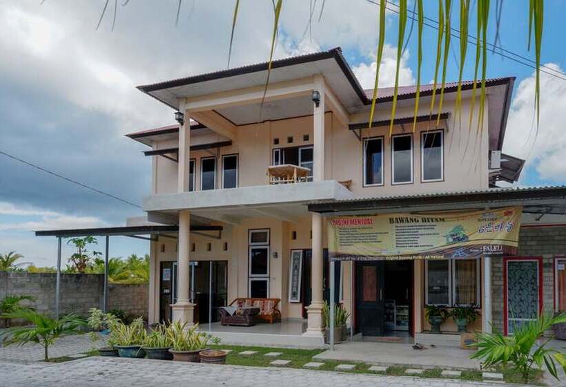 پانسیون Reddoorz @ Tomia Island Wakatobi