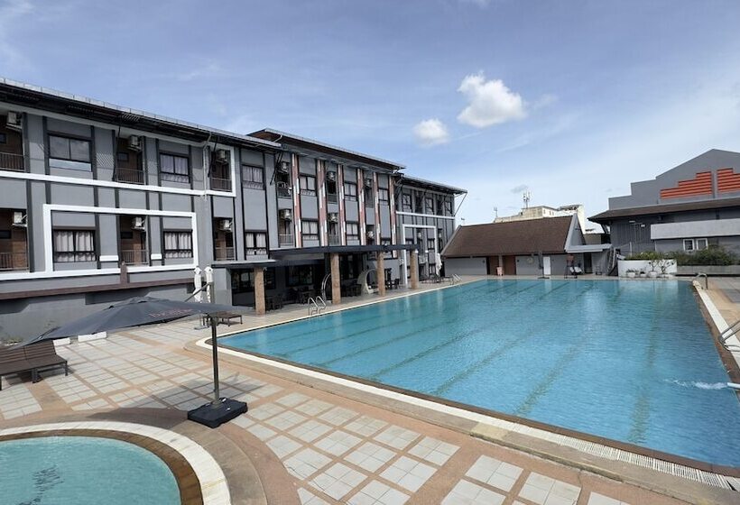 هتل Buathong Pool Villa