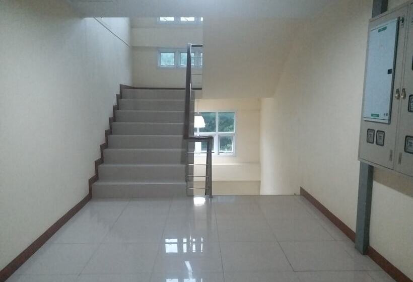 هتل Chawalee Place