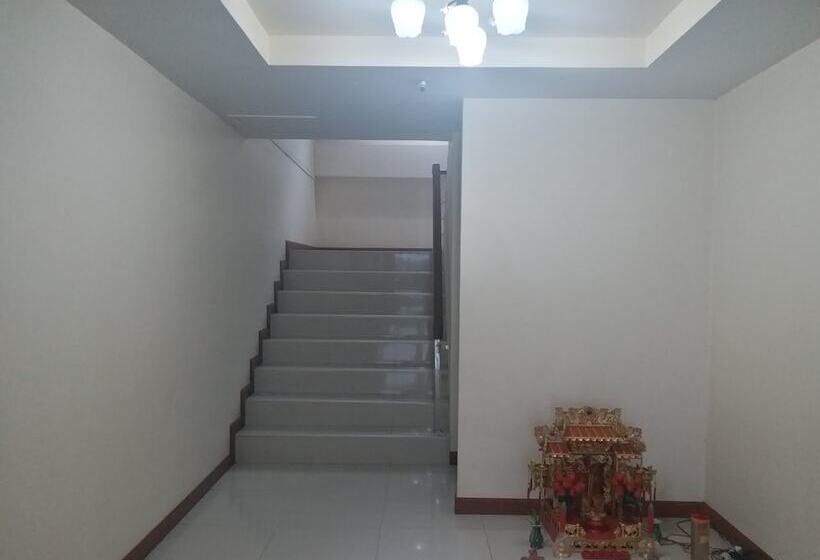 هتل Chawalee Place