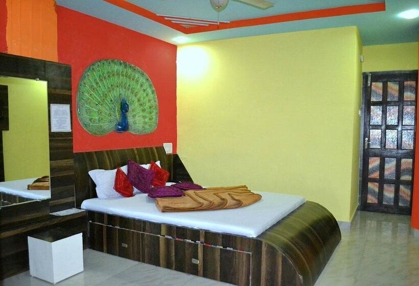 ホテル Mrignayani Pachmarhi