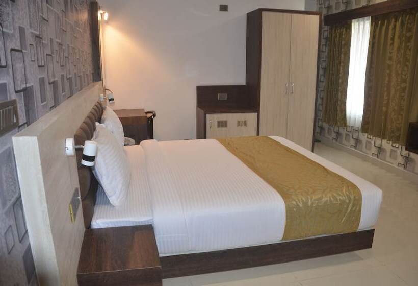 בית מלון כפרי Rajeev Regency