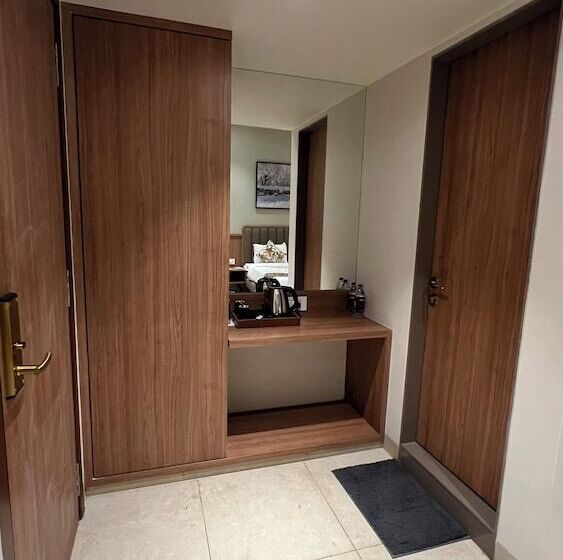 فندق Rudra Shelter Business