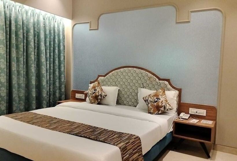 فندق Rudra Shelter Business