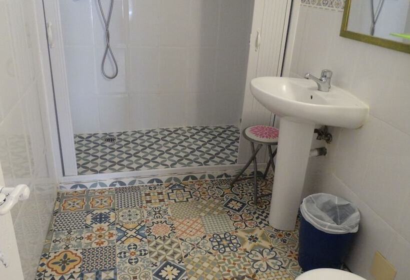 Hostal La Paloma I   Hotel Calpe Grupo