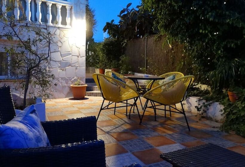 Hostal La Paloma I   Hotel Calpe Grupo