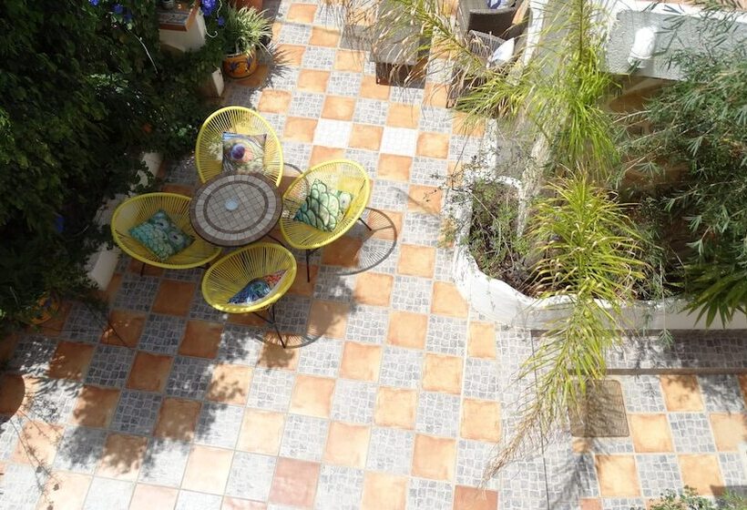 Hostal La Paloma I   Hotel Calpe Grupo