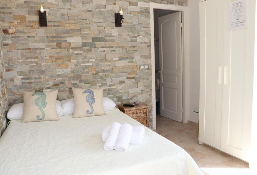 Hostal La Paloma I   Hotel Calpe Grupo