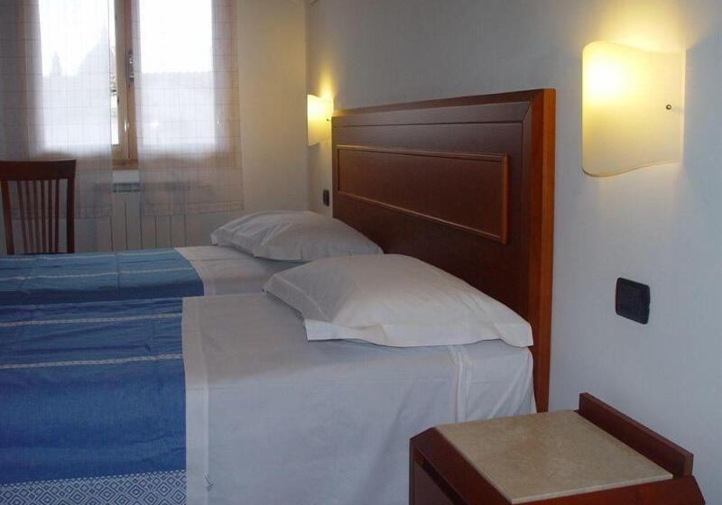 Hostel Archi Rossi
