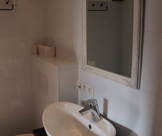 Hostel Lybeer