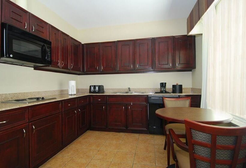 هتل Best Western Plus Katy Inn And Suites