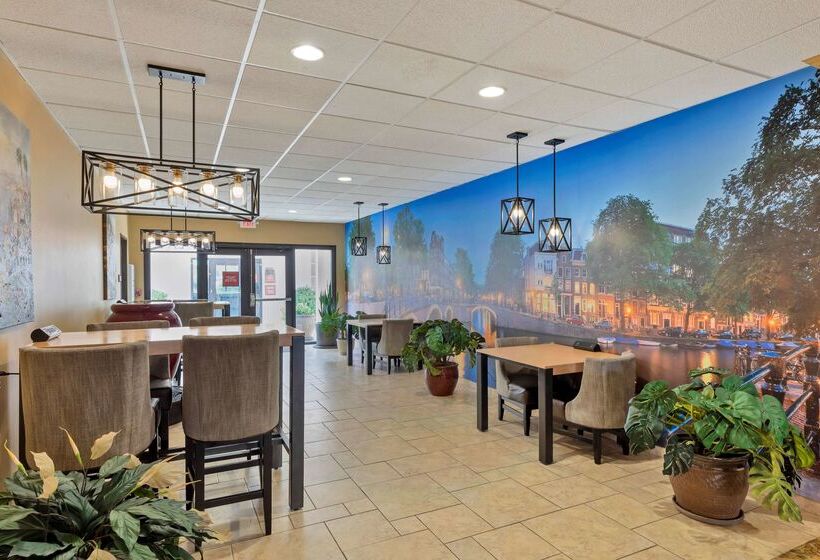 Best Western Plus Swiss Chalet Hotel & Suites