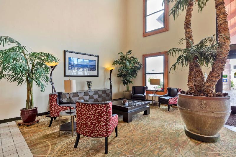 Best Western Plus Swiss Chalet Hotel & Suites