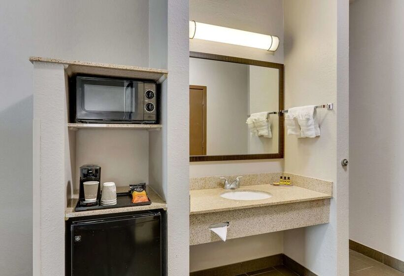 هتل Best Western Plus University Inn & Suites