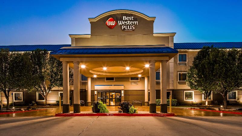 هتل Best Western Plus University Inn & Suites