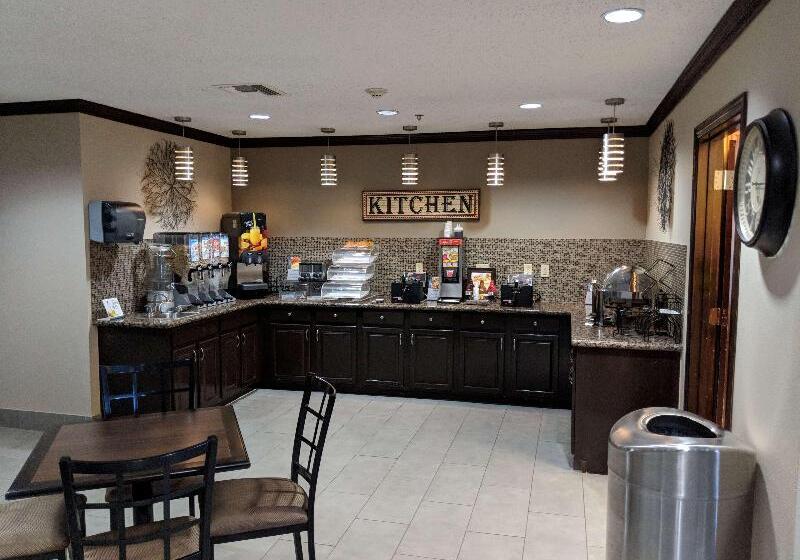 هتل Best Western Plus University Inn & Suites