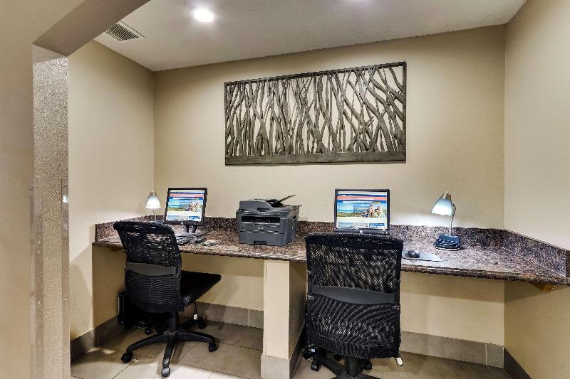 هتل Best Western Plus University Inn & Suites