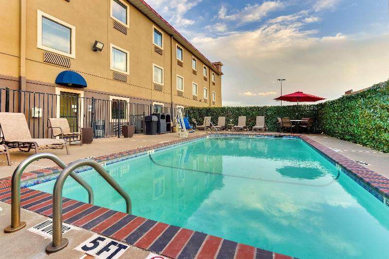 هتل Best Western Plus University Inn & Suites