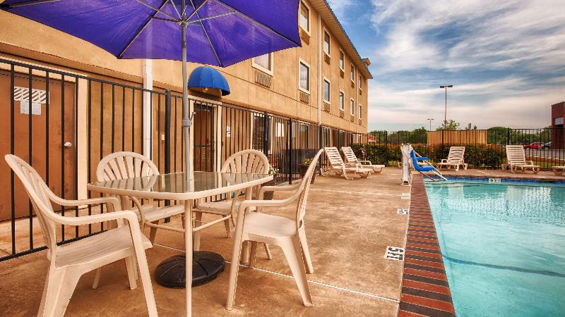 هتل Best Western Plus University Inn & Suites