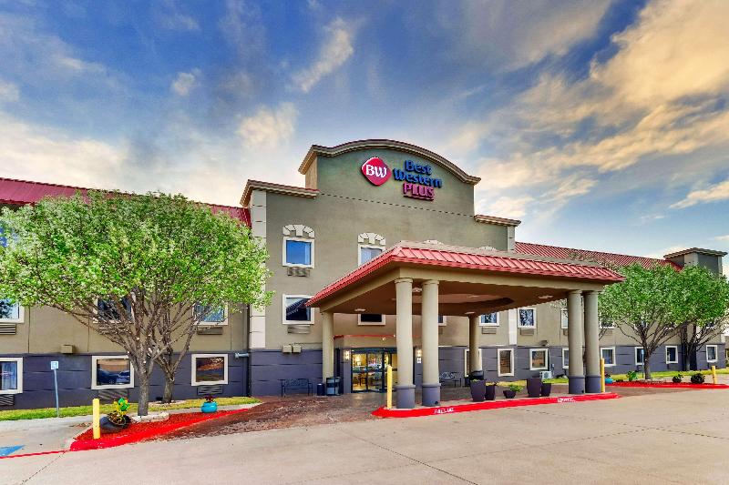 هتل Best Western Plus University Inn & Suites