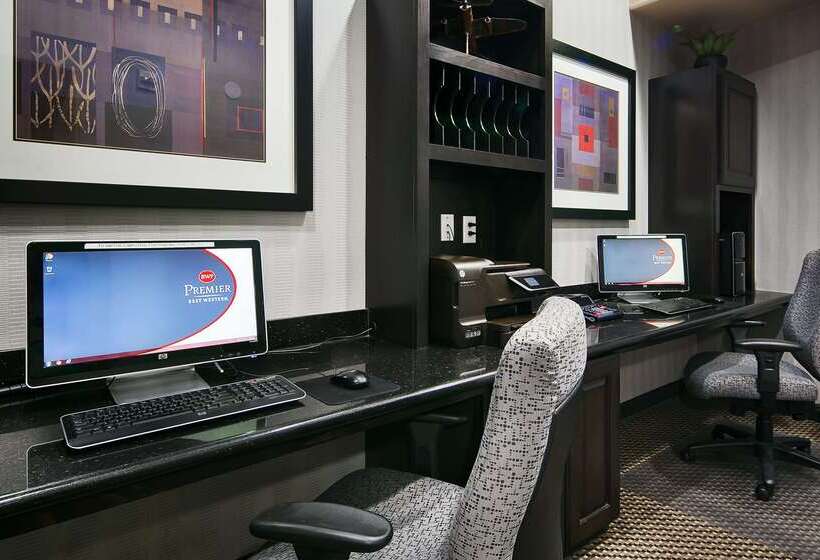 בית מלון כפרי Best Western Premier Crown Chase Inn & Suites